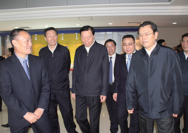 原中央政治局常委、、、 时任国务院副总理张德江考察亚洲必赢科技