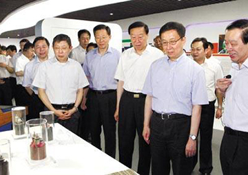 国家副主席，原中央政治局常委， 时任上海市委书记韩正考察亚洲必赢科技